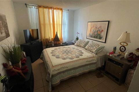 Купить кондоминиум в Норт-Майами, Флорида 2 спальни, 95.04м2, № 931678 - фото 10