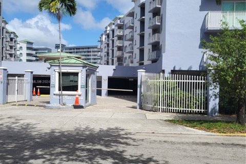 Condominio en venta en Miami, Florida, 2 dormitorios, 78.22 m2 № 1427933 - foto 1