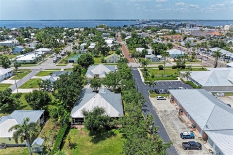 Casa en venta en Punta Gorda, Florida, 2 dormitorios, 163.14 m2 № 1166477 - foto 2