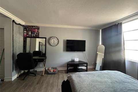 Condo in Lauderhill, Florida, 1 bedroom  № 1183560 - photo 3