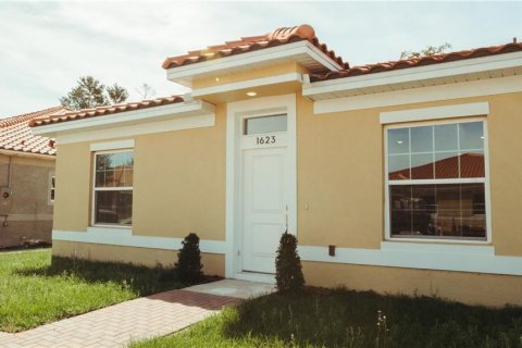 Casa en alquiler en Kissimmee, Florida, 2 dormitorios, 98.01 m2 № 1399195 - foto 1