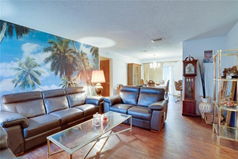 Villa ou maison à vendre à Tampa, Floride: 2 chambres, 138.15 m2 № 1399196 - photo 7