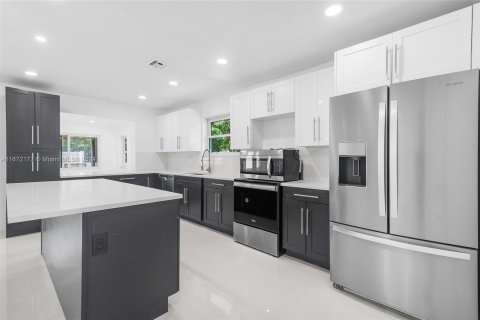 Casa en venta en Hollywood, Florida, 4 dormitorios, 161.09 m2 № 1396138 - foto 3