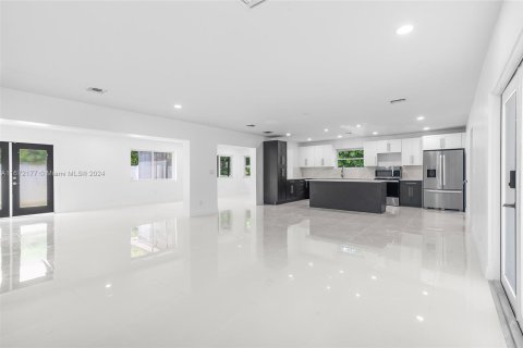 Casa en venta en Hollywood, Florida, 4 dormitorios, 161.09 m2 № 1396138 - foto 12