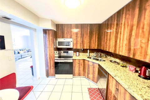 Condo in Aventura, Florida, 2 bedrooms  № 1367231 - photo 11