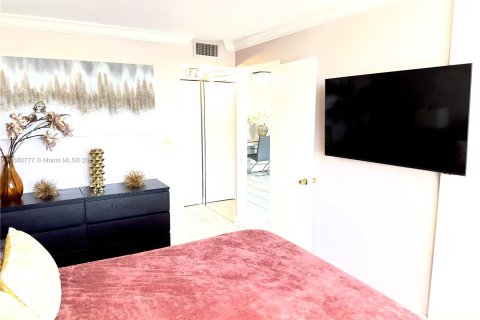 Condo in Aventura, Florida, 2 bedrooms  № 1367231 - photo 15