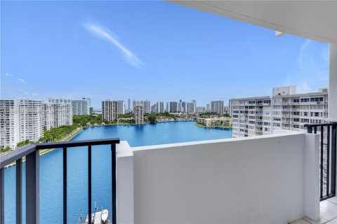 Copropriété à louer à Aventura, Floride: 2 chambres, 99.68 m2 № 1367231 - photo 29