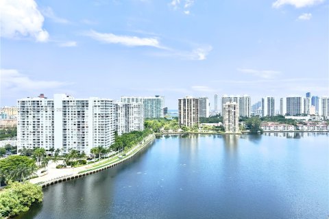 Condominio en alquiler en Aventura, Florida, 2 dormitorios, 99.68 m2 № 1367231 - foto 1