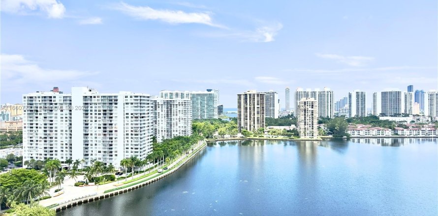 Condo in Aventura, Florida, 2 bedrooms  № 1367231