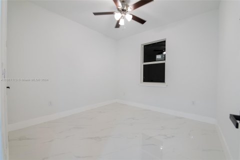 House in Cape Coral, Florida 4 bedrooms № 1367233 - photo 20