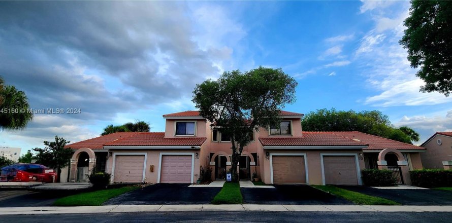 Townhouse in Weston, Florida 3 bedrooms, 145.3 sq.m. № 1367261