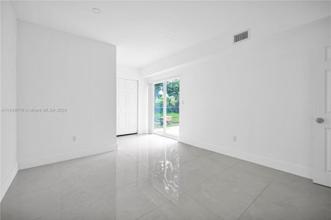 Villa ou maison à vendre à Miami Gardens, Floride: 3 chambres, 106.19 m2 № 1332886 - photo 7