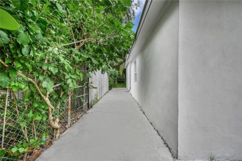 Villa ou maison à vendre à Miami Gardens, Floride: 3 chambres, 106.19 m2 № 1332886 - photo 3