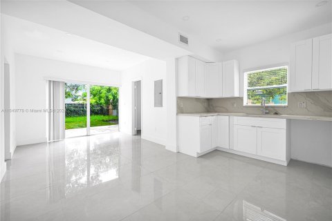 Villa ou maison à vendre à Miami Gardens, Floride: 3 chambres, 106.19 m2 № 1332886 - photo 21