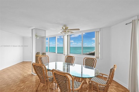 Condo in Miami Beach, Florida, 2 bedrooms  № 1423417 - photo 4