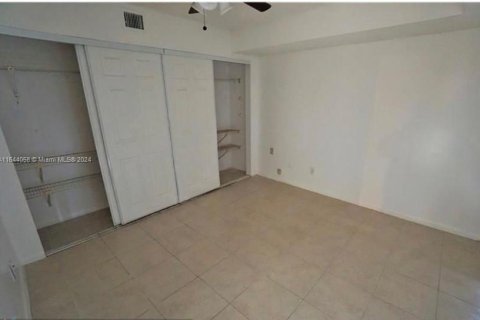 Townhouse in North Lauderdale, Florida 3 bedrooms, 135.64 sq.m. № 1330363 - photo 7