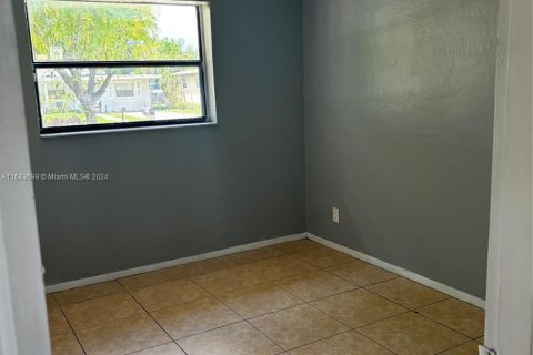 House in Fort Lauderdale, Florida 3 bedrooms, 84.73 sq.m. № 1330360 - photo 6