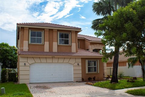 Villa ou maison à vendre à Miramar, Floride: 4 chambres, 198.16 m2 № 1368665 - photo 1