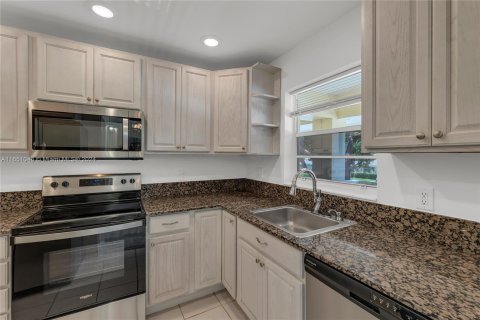 Copropriété à vendre à Pompano Beach, Floride: 2 chambres, 98.94 m2 № 1333088 - photo 17