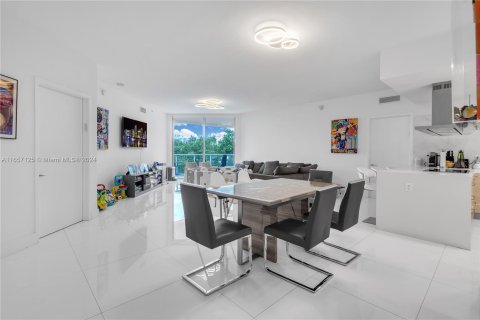 Condominio en venta en North Miami Beach, Florida, 2 dormitorios, 163.69 m2 № 1368664 - foto 14