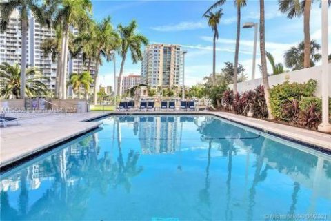 Hôtel, hôtellerie à vendre à Fort Lauderdale, Floride: 1 chambre, 54.44 m2 № 1293433 - photo 5