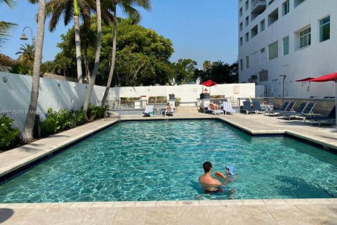 Hôtel, hôtellerie à vendre à Fort Lauderdale, Floride: 1 chambre, 54.44 m2 № 1293433 - photo 9