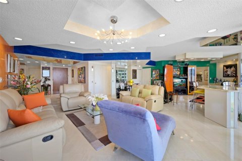 Copropriété à vendre à Aventura, Floride: 3 chambres, 229.47 m2 № 940595 - photo 17