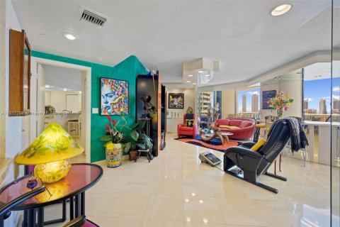 Condominio en venta en Aventura, Florida, 3 dormitorios, 229.47 m2 № 940595 - foto 16