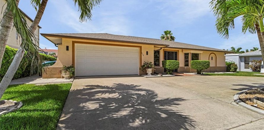 Villa ou maison à Cape Coral, Floride 3 chambres, 202.9 m2 № 1335169