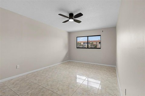 Casa en venta en Cape Coral, Florida, 3 dormitorios, 202.9 m2 № 1335169 - foto 24