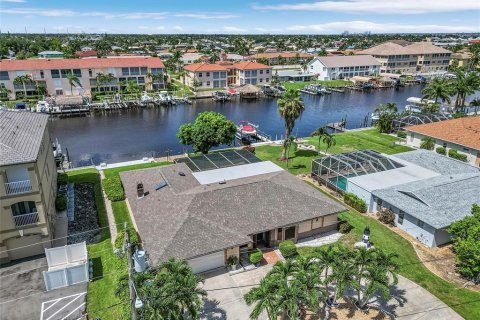 Villa ou maison à vendre à Cape Coral, Floride: 3 chambres, 202.9 m2 № 1335169 - photo 5