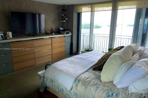 Condo in Miami, Florida, 1 bedroom  № 1370677 - photo 8