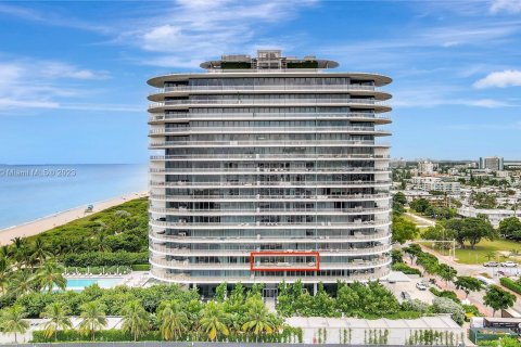 Condo in Miami Beach, Florida, 1 bedroom  № 783230 - photo 1