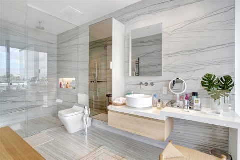 Condo in Miami Beach, Florida, 1 bedroom  № 783230 - photo 20