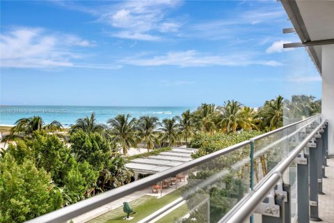 Condo in Miami Beach, Florida, 1 bedroom  № 783230 - photo 26