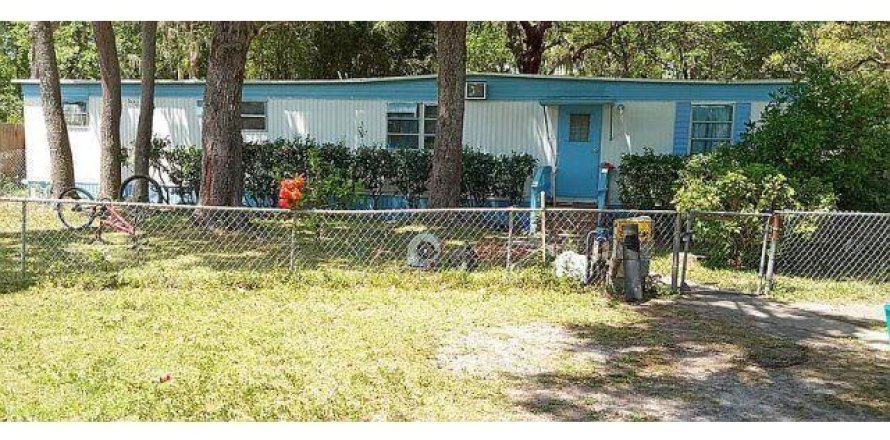 House in Satsuma, Florida 3 bedrooms, 94.39 sq.m. № 768336