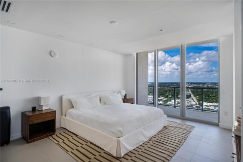 Condominio en venta en Miami, Florida, 3 dormitorios, 296.64 m2 № 1437042 - foto 18