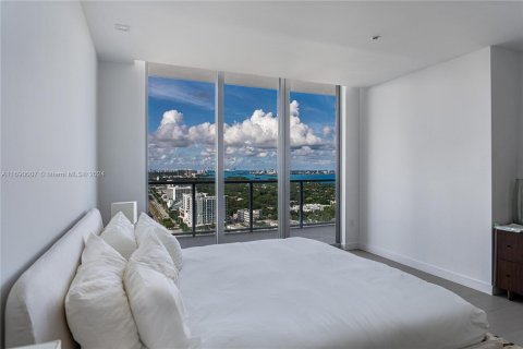 Condominio en venta en Miami, Florida, 3 dormitorios, 296.64 m2 № 1437042 - foto 19