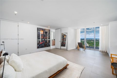 Condominio en venta en Miami, Florida, 3 dormitorios, 296.64 m2 № 1437042 - foto 13