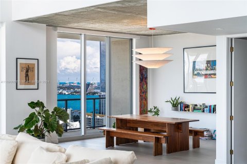 Condominio en venta en Miami, Florida, 3 dormitorios, 296.64 m2 № 1437042 - foto 10