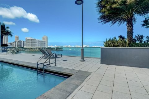 Condo in Miami, Florida, 2 bedrooms  № 495324 - photo 20