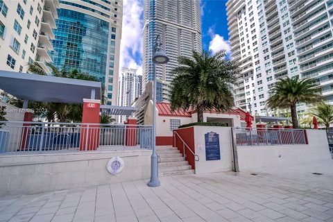 Copropriété à vendre à Miami, Floride: 2 chambres, 105.91 m2 № 495324 - photo 7