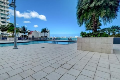 Condominio en venta en Miami, Florida, 2 dormitorios, 105.91 m2 № 495324 - foto 19