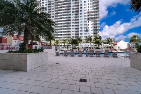 Copropriété à vendre à Miami, Floride: 2 chambres, 105.91 m2 № 495324 - photo 6