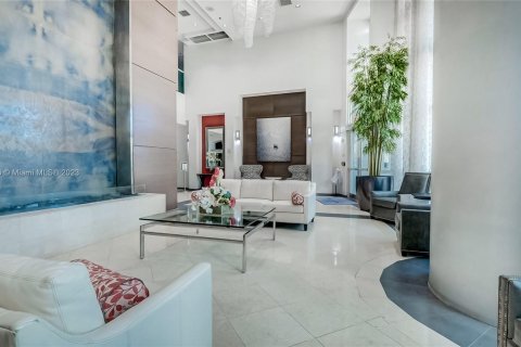 Condominio en venta en Miami, Florida, 2 dormitorios, 105.91 m2 № 495324 - foto 25