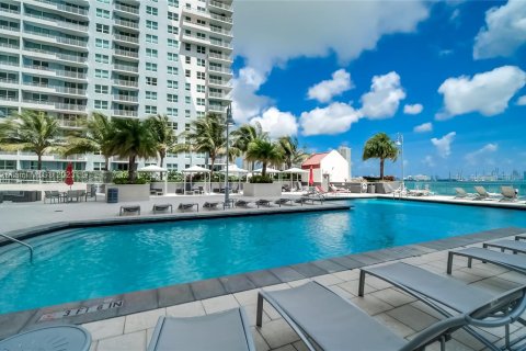 Condominio en venta en Miami, Florida, 2 dormitorios, 105.91 m2 № 495324 - foto 1