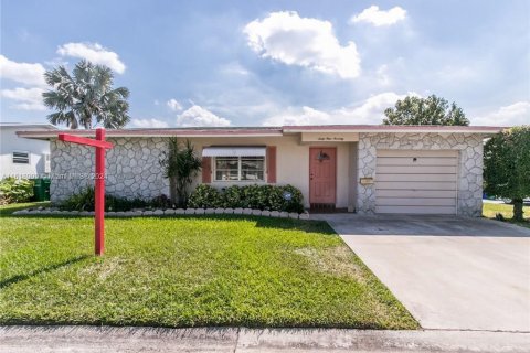 Casa en venta en Margate, Florida, 2 dormitorios, 157 m2 № 1240177 - foto 1