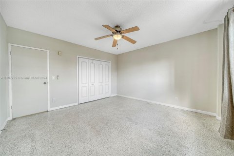 Condo in Bay Harbor Islands, Florida, 1 bedroom  № 1240144 - photo 15