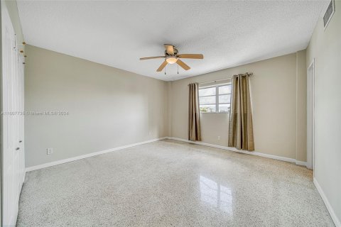 Condominio en venta en Bay Harbor Islands, Florida, 1 dormitorio, 86.31 m2 № 1240144 - foto 14