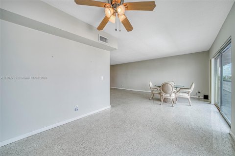 Condo in Bay Harbor Islands, Florida, 1 bedroom  № 1240144 - photo 7